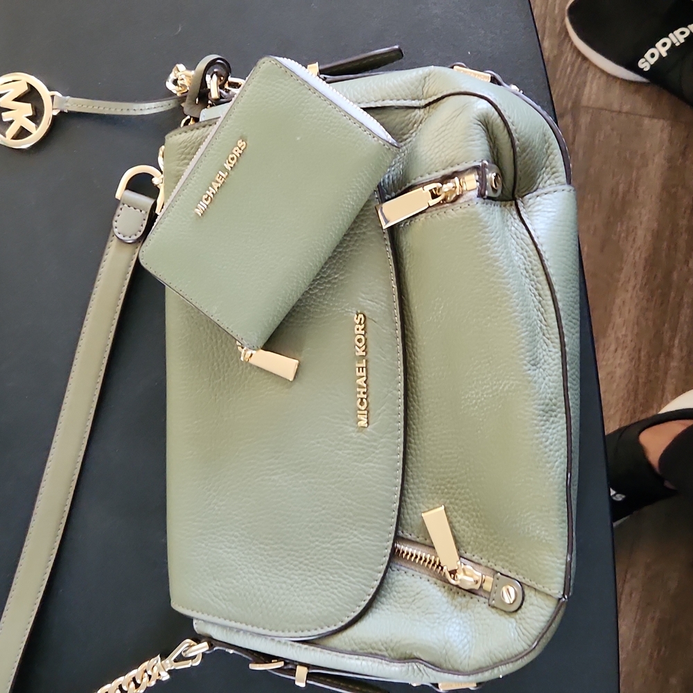 Micheal Kors shoulder bag with wallet